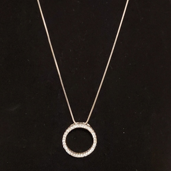 *N 📿 Rhinestone Circle Pendant Necklace - Picture 8 of 9